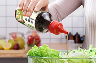 Das 2005 gegründete Unternehmen verfügt über 13.000 Quadratmeter Standardfabrikgebäude und ist eine Sammlung von Forschung und Entwicklung, Produktion und Vertrieb in einem der Unternehmen für Kosmetikverpackungsmaterialien.